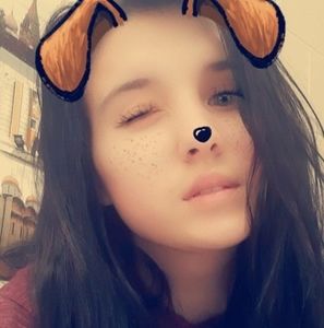 Meet your Posher, Dakota